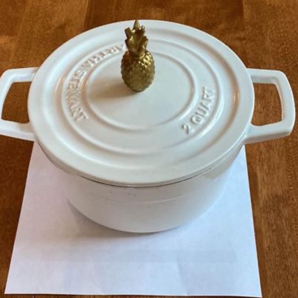 Martha Stewart 2 Qt Enameled Pot Dutch Oven Pineapple Finial Handle Beautiful